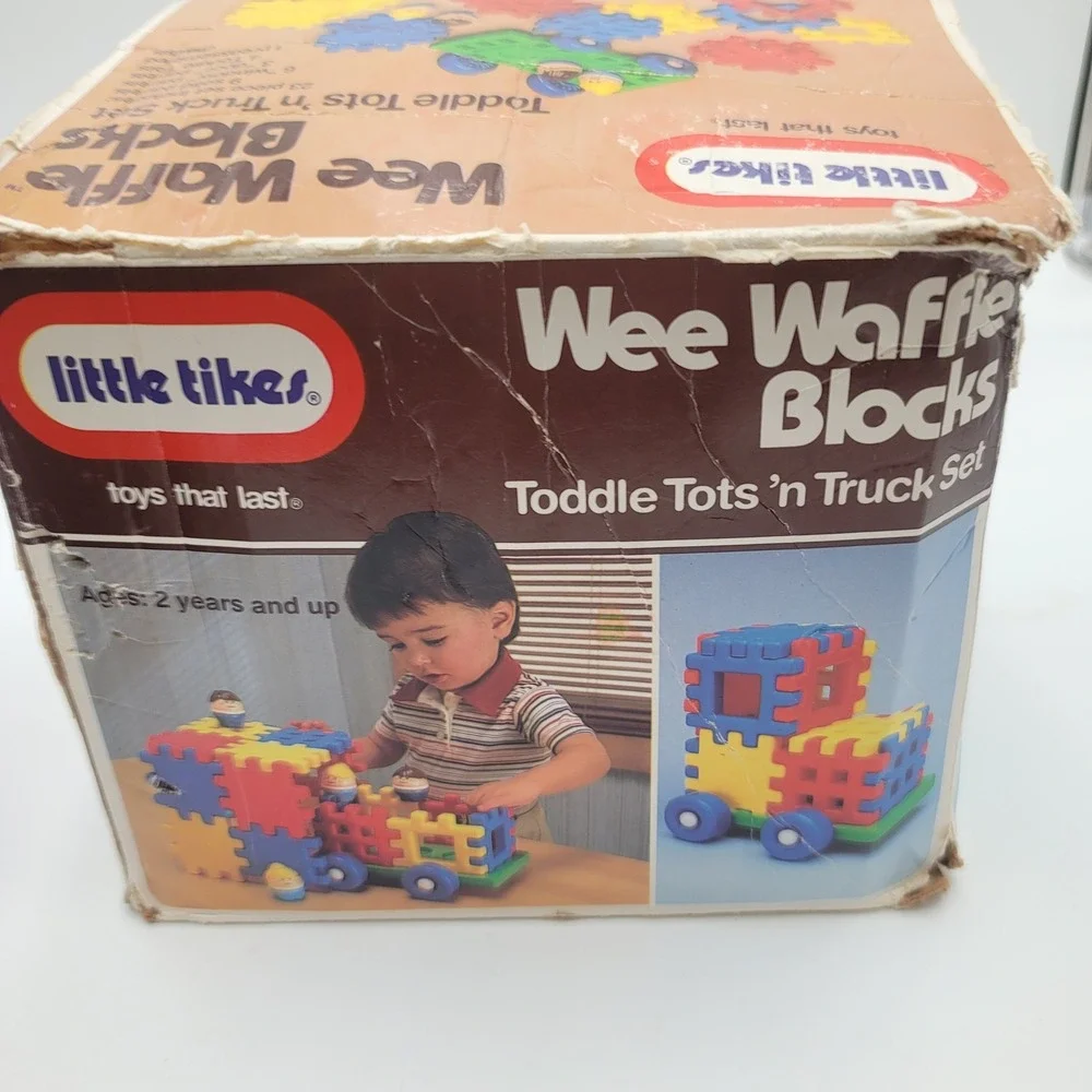 Vintage Little Tikes Wee Waffle Blocks Toddle Tots n Truck Set Building Toy Box